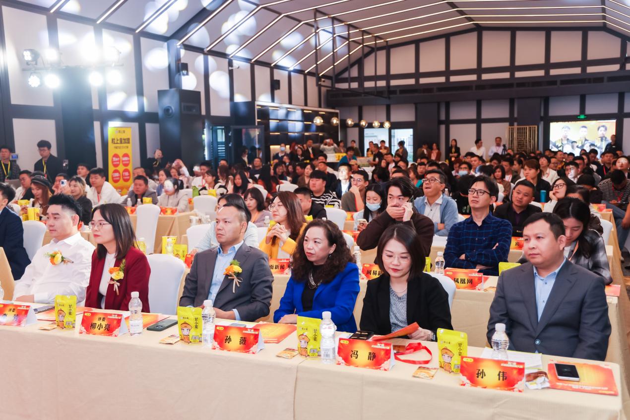 板栗界的“炒王”！上海小伙年炒20噸，勇奪板栗炒制大賽冠軍