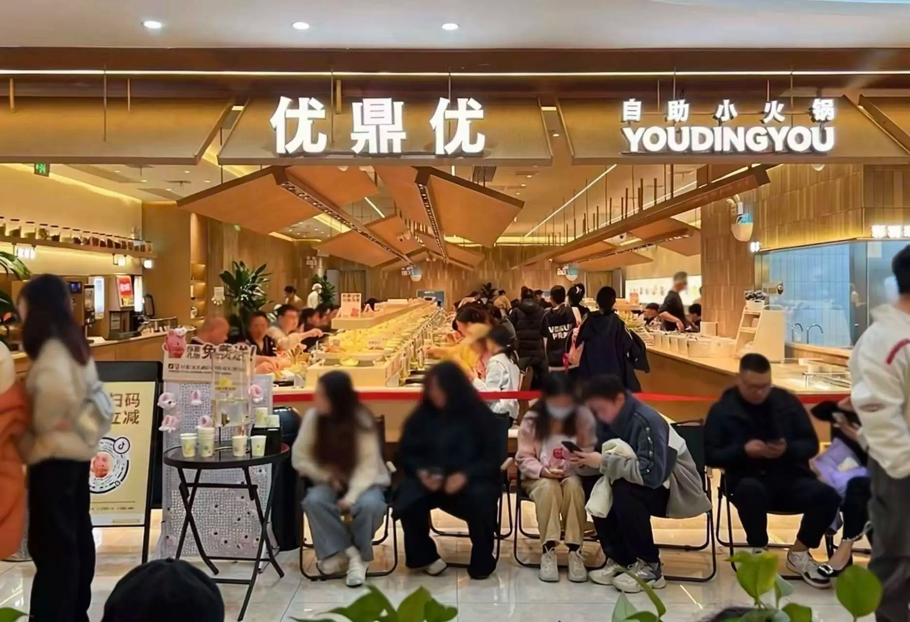 長沙又出新王，日排隊超2000桌，海底撈旗下舉高高原班人馬再造一個小火鍋！
